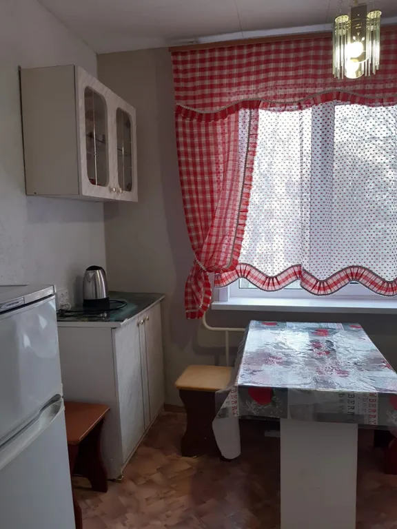 2х комн кв. командированным с балконом, кондиционером у института