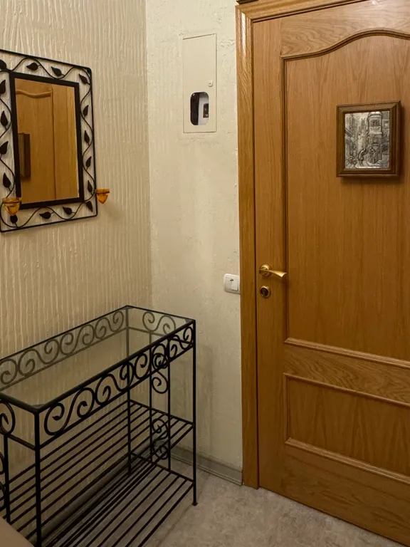 Уютная двухкомнатная арт-квартира в финском доме в центре Выборга