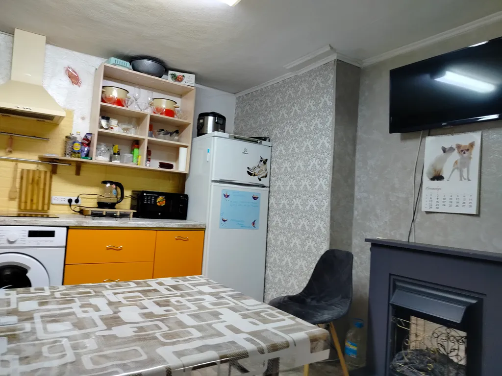 Коттедж Уютный  домик с двориком - центр, огромная парковка, рядом магазины — Динская