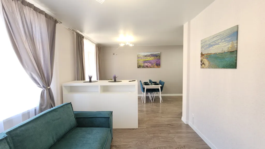 Шикарная двушка с двумя балконами