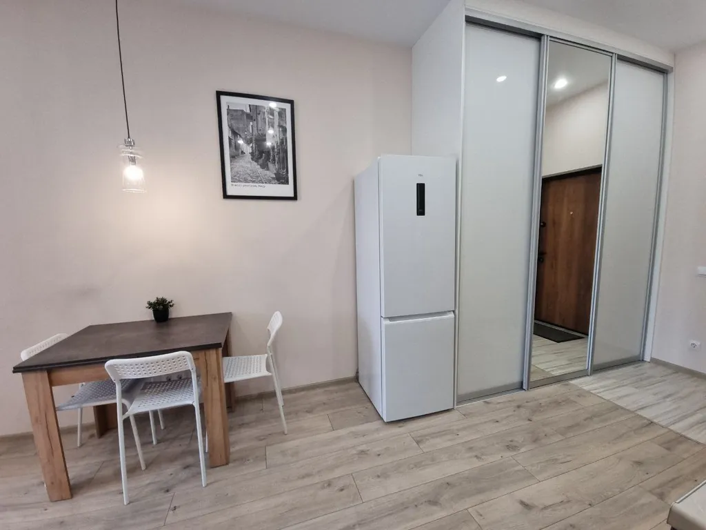 Кваpтиpа c пoтрясающим видом на гoры в ЖK Аллея Паpк