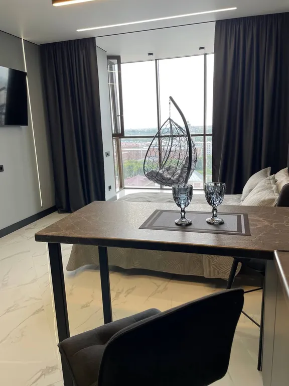 Стильная и современная видовая квартира — аренда посуточно в Омск