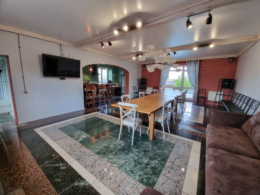 Коттедж с бассейном, баней, беседкой для больших компаний