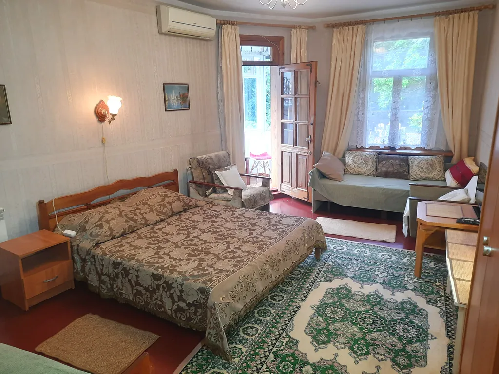 Квартира рядом с набережной и Приморским пляжем — аренда посуточно в Ялта