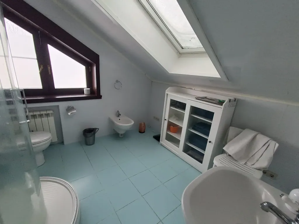 Большой светлый гостевой дом 230кв/м 50 соток участок