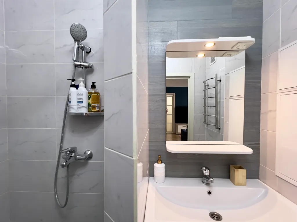 Стильная уютная евро-двушка недалеко от центра травматологии