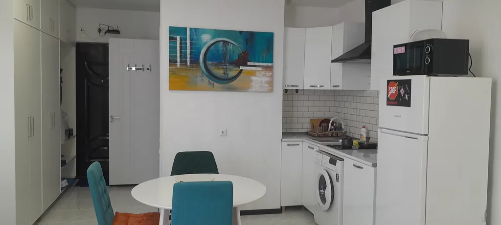 Уютная студия в центре с видом на горы