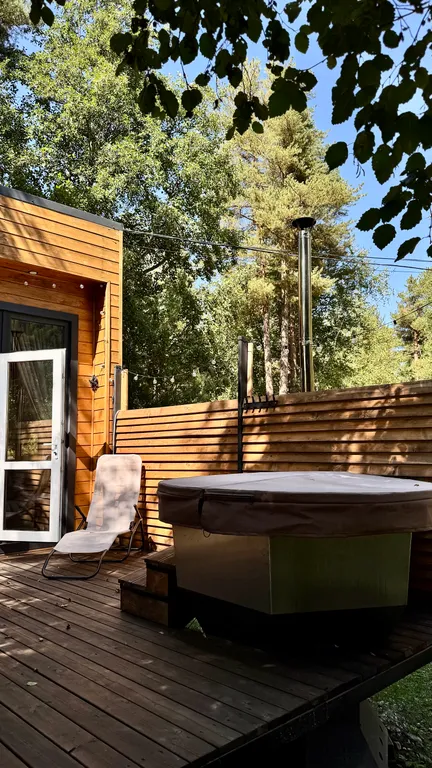 Вип шале на берегу реки, с банным чаном на террасе