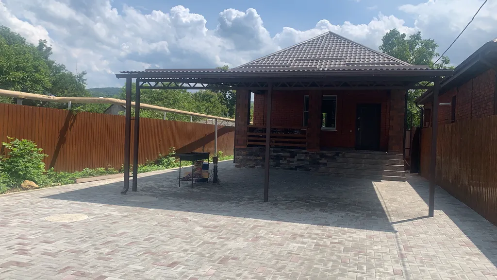 Уютный новый отдельный дом в центре