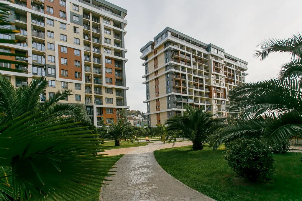 Светлая студия с шикарным видом на морской закат