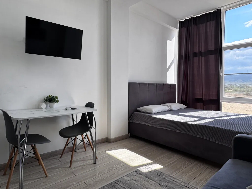 Просторная и уютная студия у моря