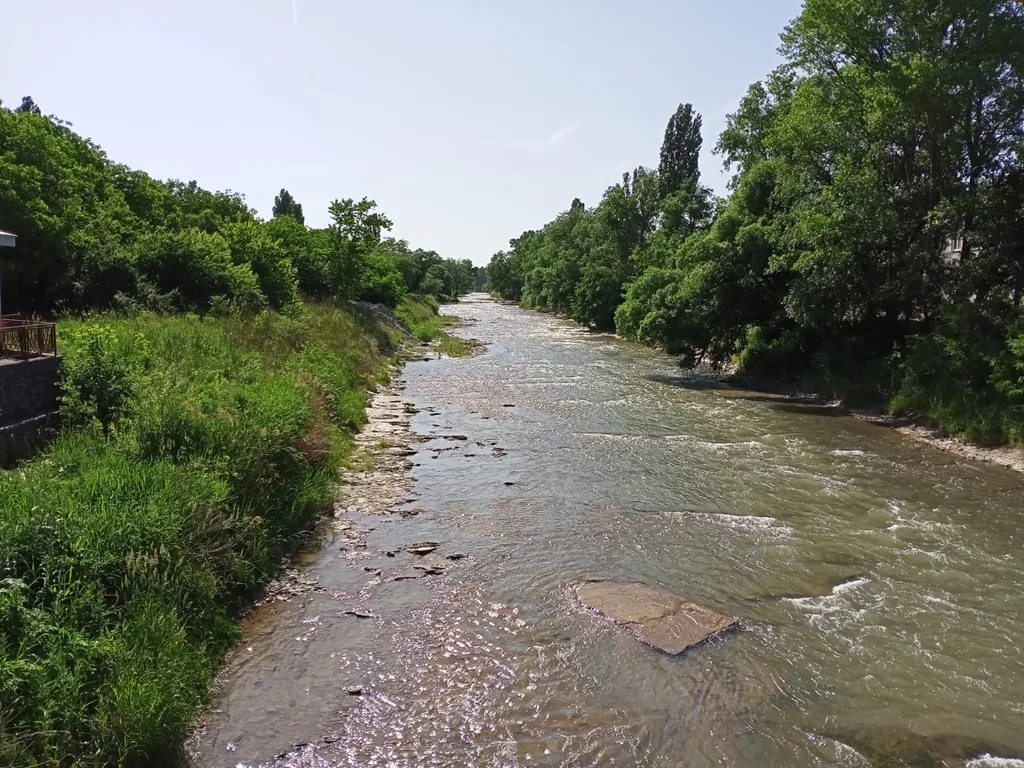 Уютная квартира у реки с панорамным видом на горы Машук и Бештау