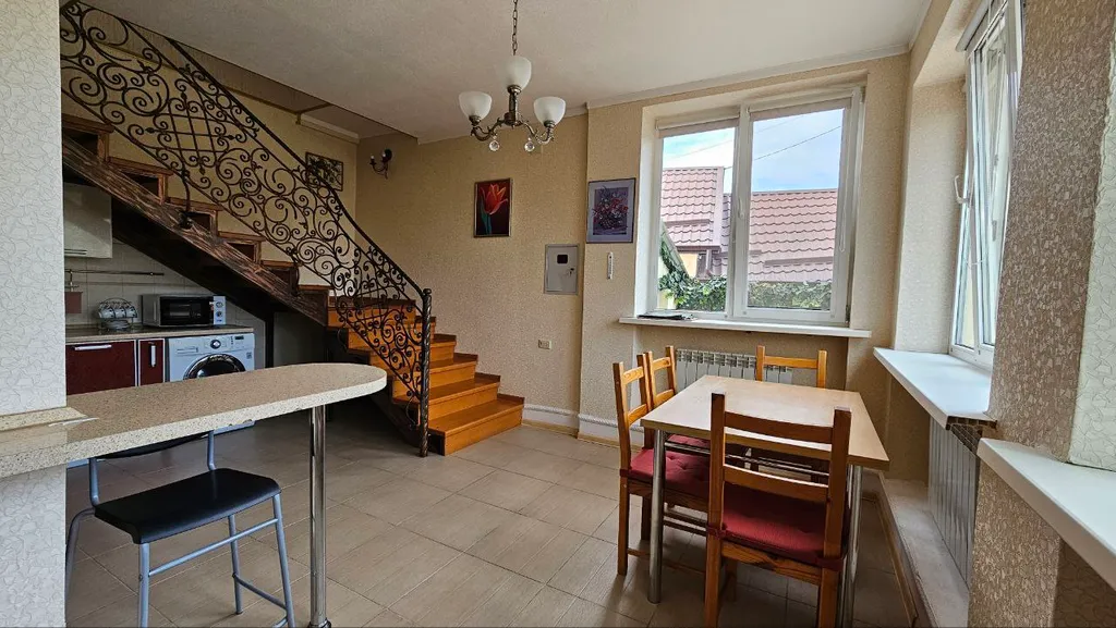 Тихий уютный дом на участке