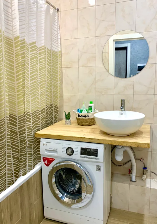 Современная квартира в новом жилом комплексе рядом с въездом в город