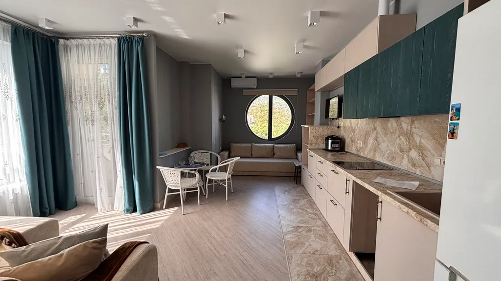 Квартира у Ласточкиного гнезда