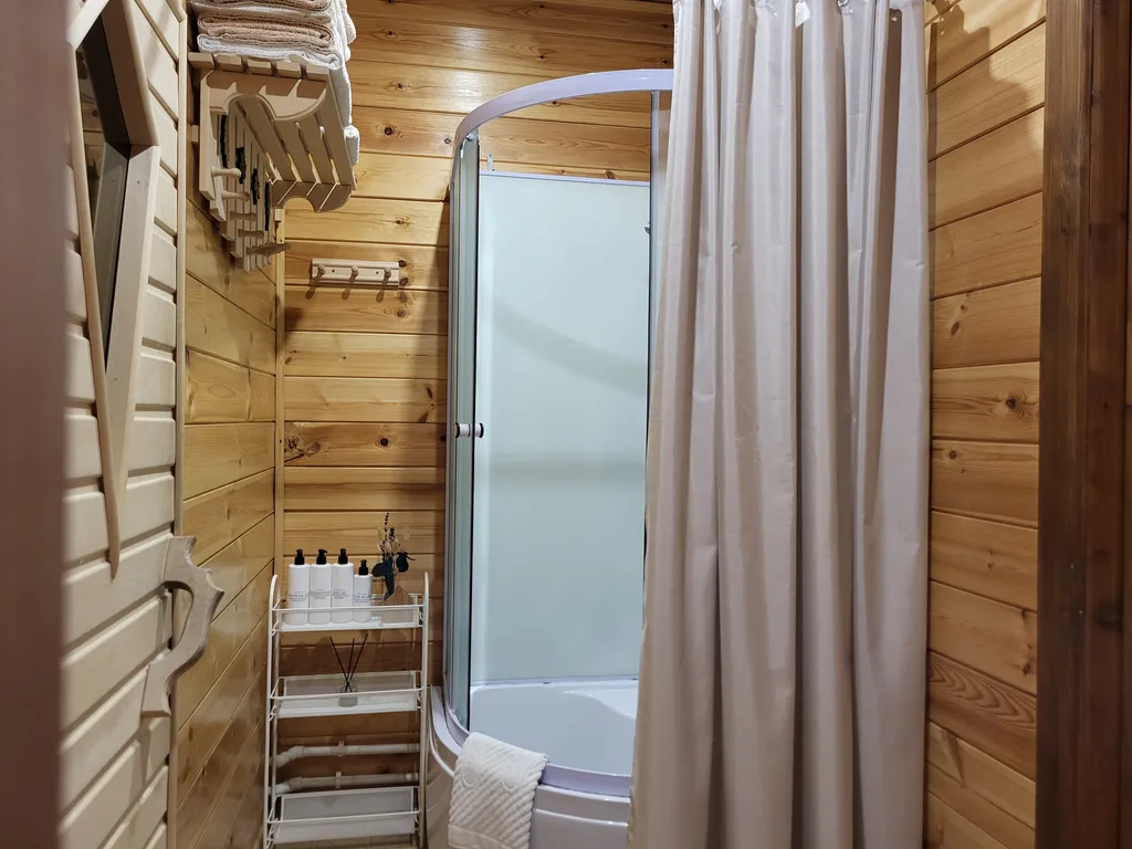 Коттедж Семейный коттедж с дровяной баней, камином и мангалом — Дракино