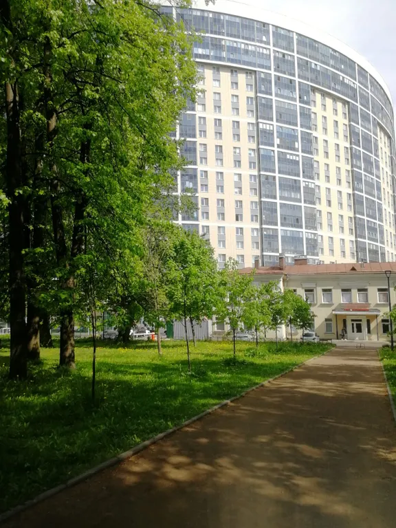 Видовая квартира рядом с метро и собственной парковкой — аренда посуточно в Санкт-Петербург