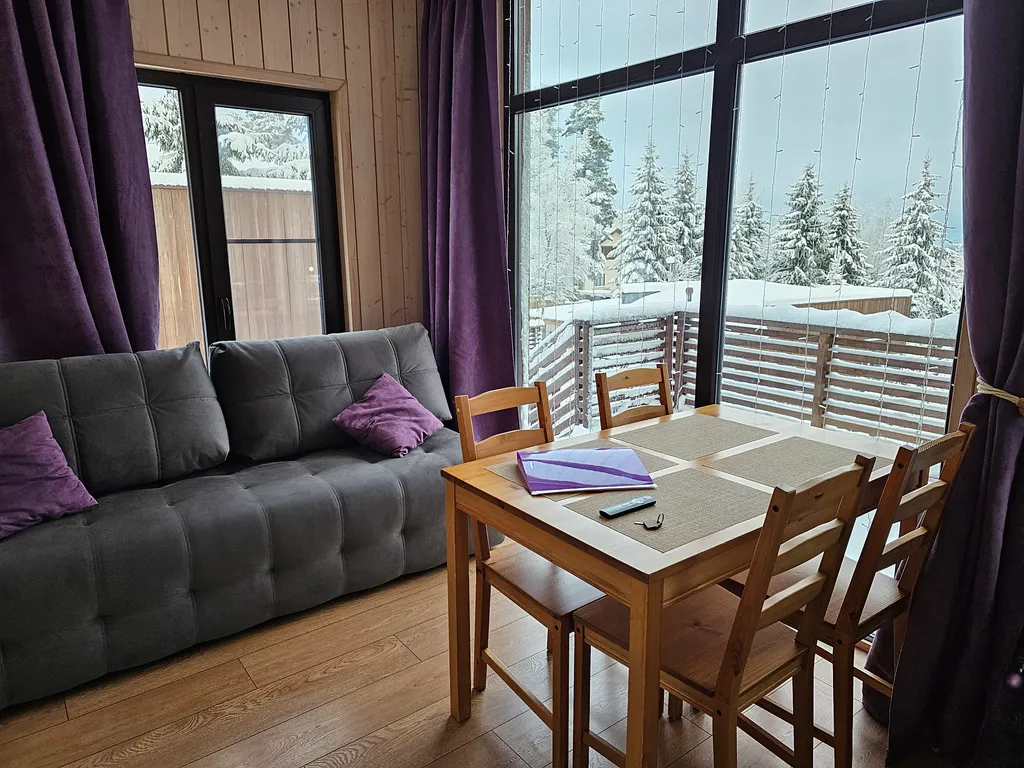 Черничный склон коттедж Violet house