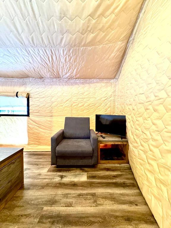 Домик-шатер