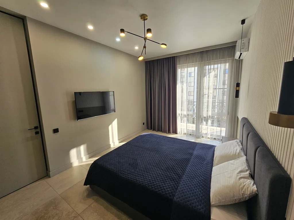 Дизайнерская квартира в элитном комплексе Изумрудный Город