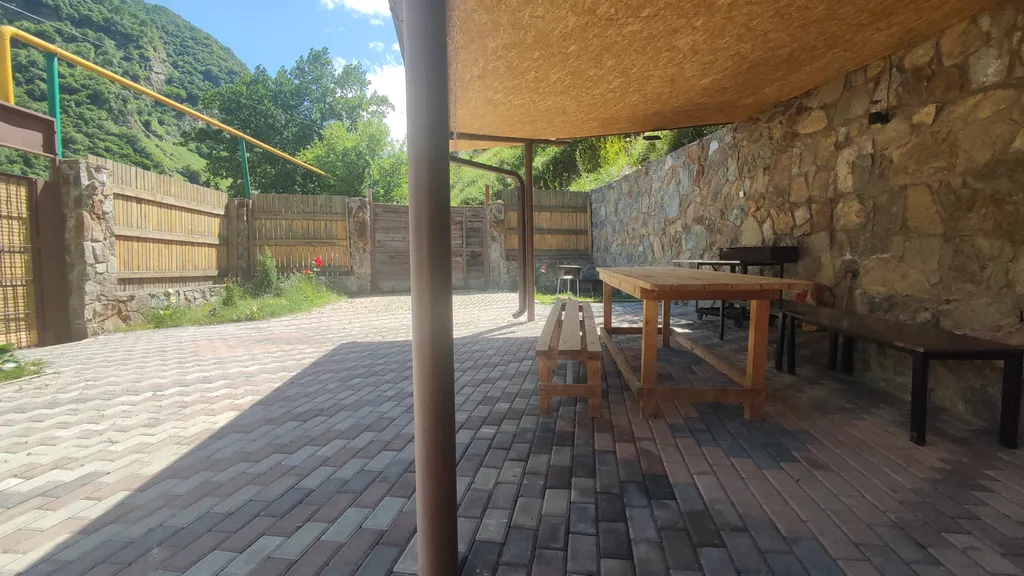 Коттедж с видом на горы и горную речку