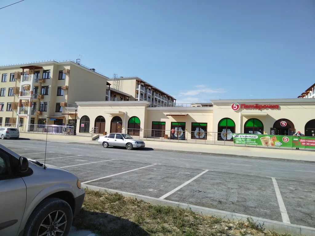 Уютная студия с террасой с видом на горы и бассейны