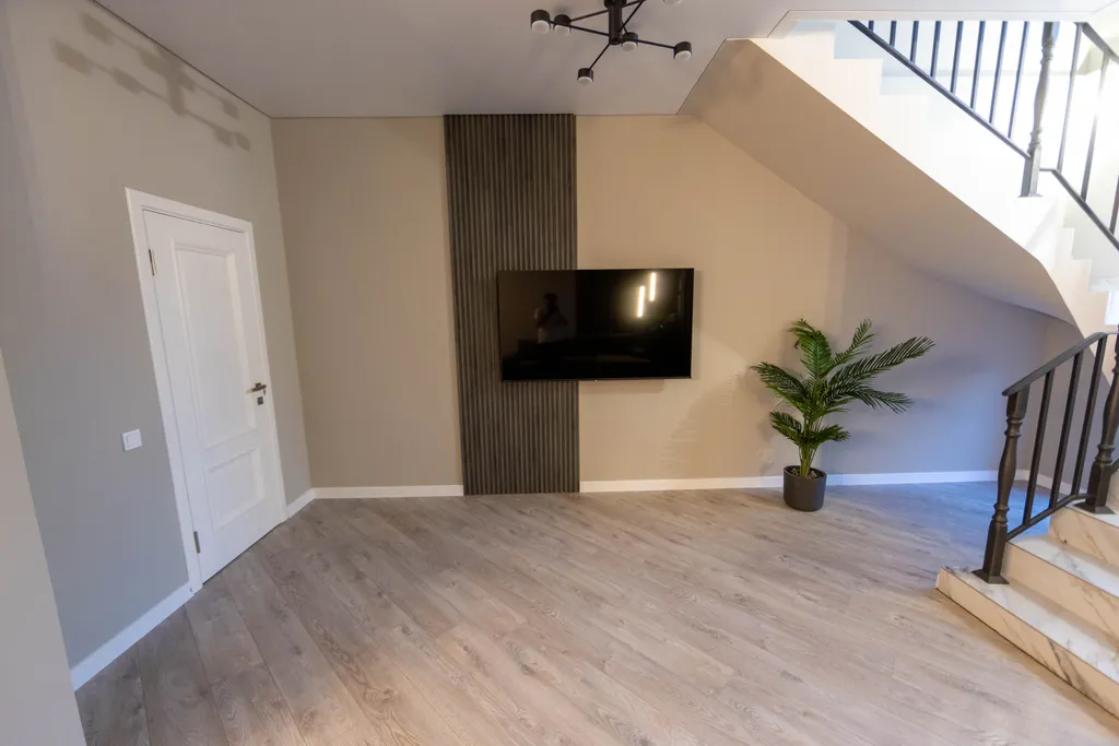 Просторный двухэтажный коттедж на берегу городского пляжа