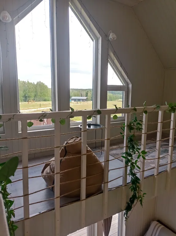 Двухэтажный дом с мангалом и костровой зоной