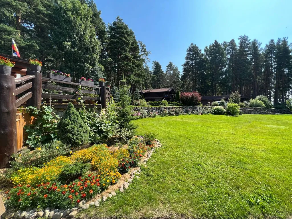 Коттедж на берегу Суходольского озера