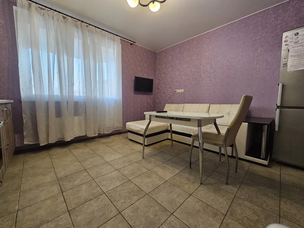 Вид на реку и крокус