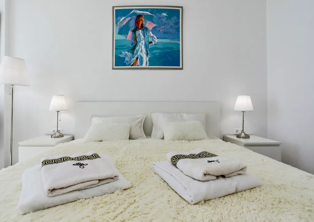 Красивая квартира в центре города с живописным видом на море