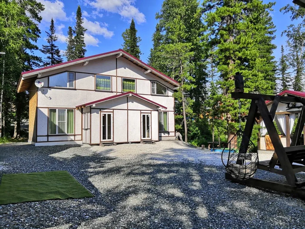 Коттедж Гостевой двор Дом в кедрах — Шерегеш