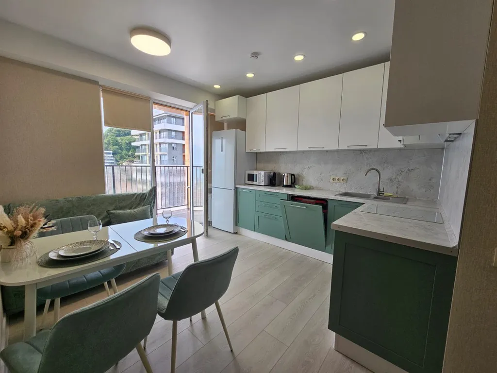 Двухкомнатная квартира с панорамным видом на море. Каравелла 244