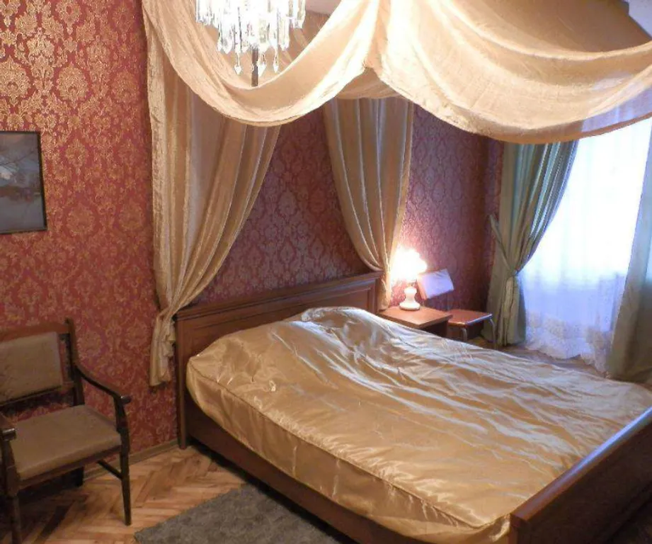 Квартира 2-х комнатные апартаменты в центре возле парка — аренда посуточно в Мелитополь