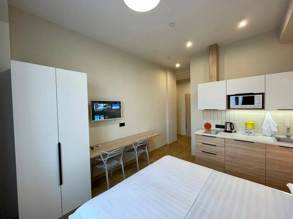 "В Гости!" на Запорожской 69  (1к студия №2 рядом с БЦ "Сити")