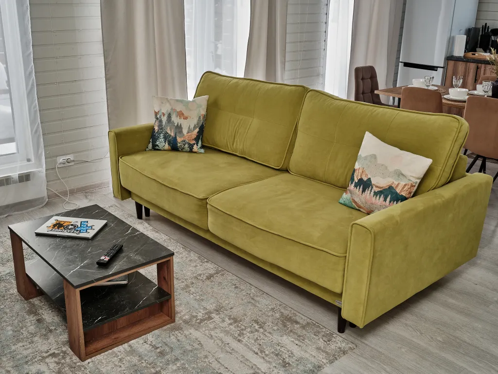 Мгновенный - дом с фотоаппаратом Polaroid