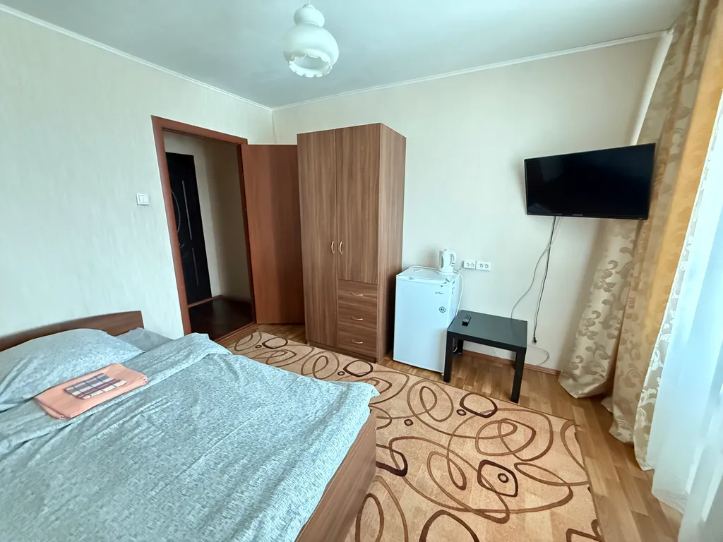 Трёхкомнатная квартира с тремя санузлами и кухней