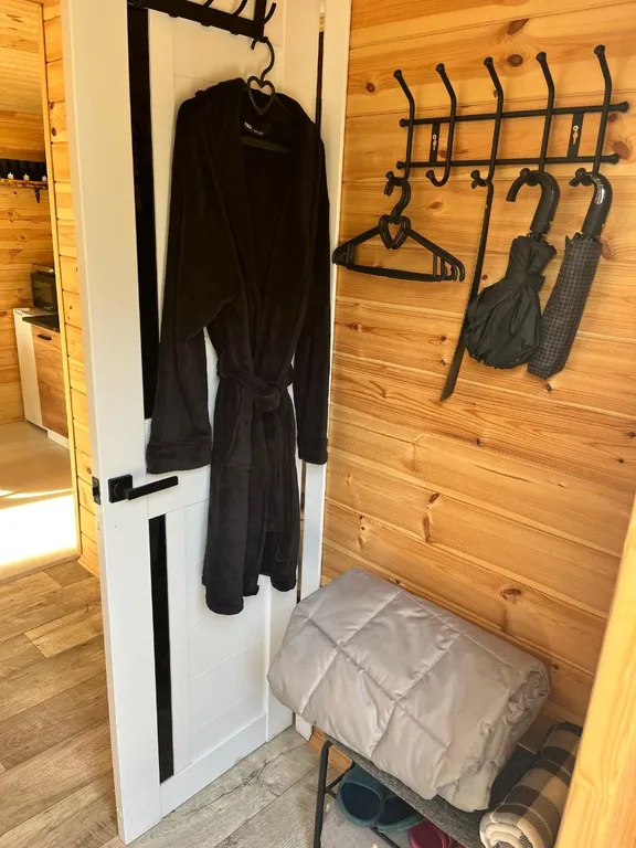 Домик с чаном в лесу