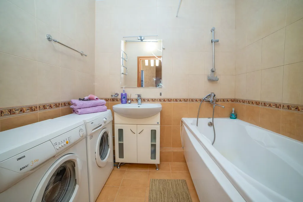 Три шоколада