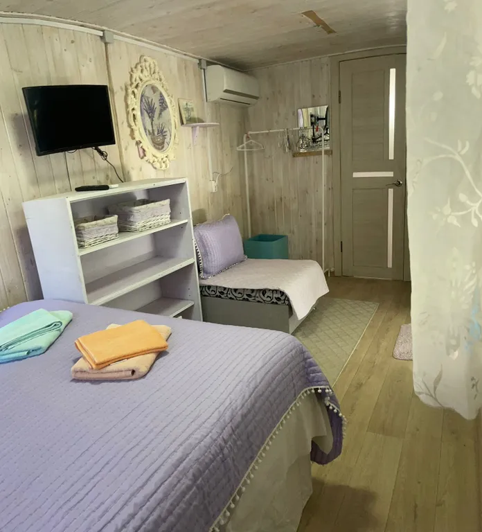 Дача с двориком и с кухней