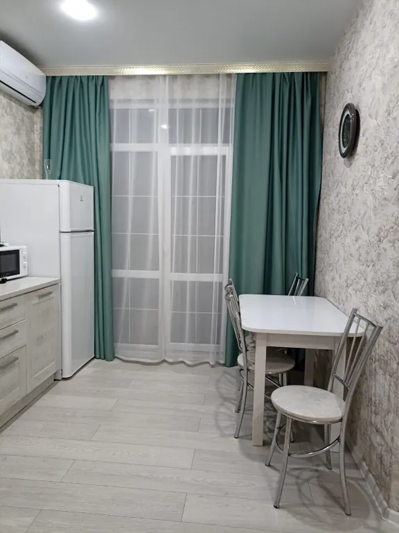 Стильный апартамент на четверых у моря