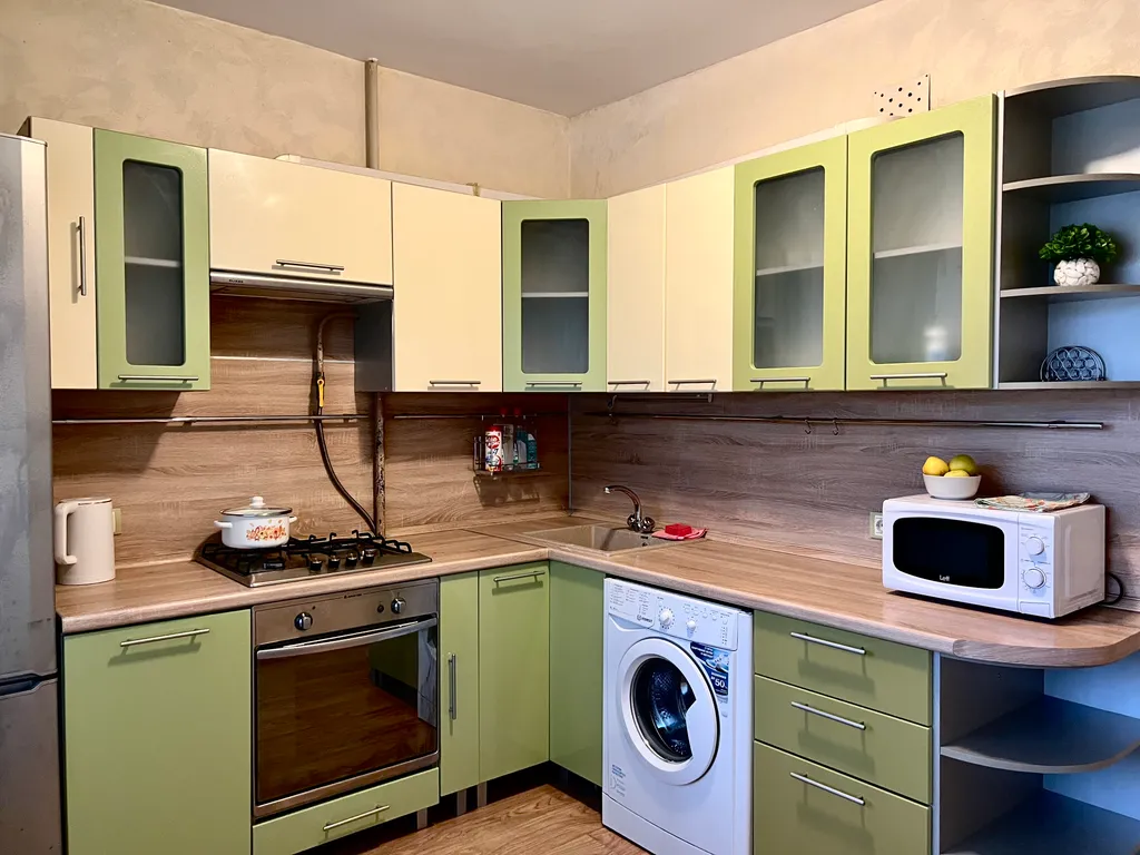 Напротив Ледового Дворца