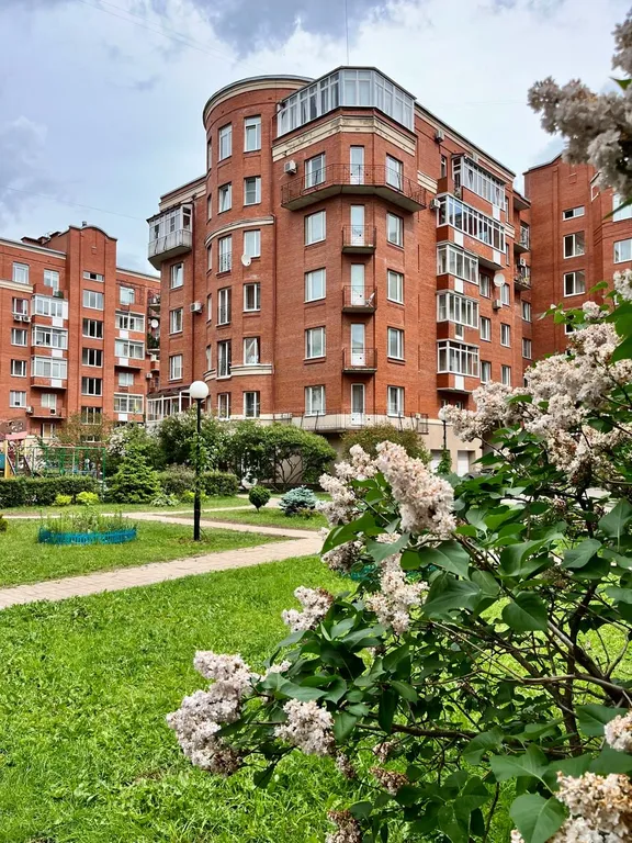 Квартира с потолками 4 метра в доме бизнес класса