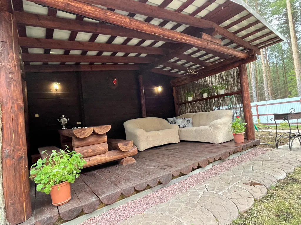 Коттедж Гостевой домик в Сосновом бору — Деревянное