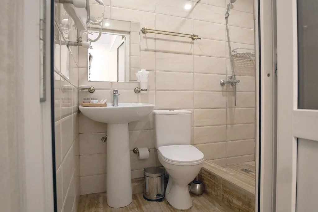 Трёхместный номер вид на горы, доступен бассейн