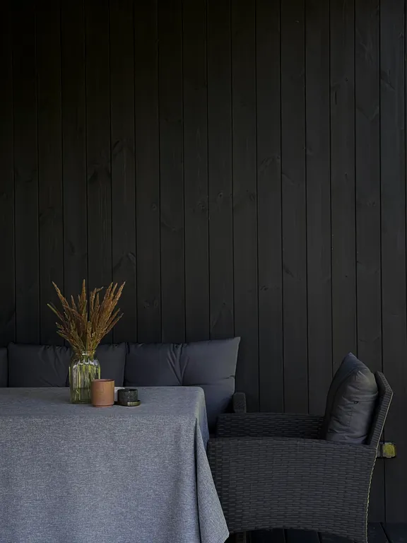 Домик на Новогодние праздники с панорамными окнами в лесу