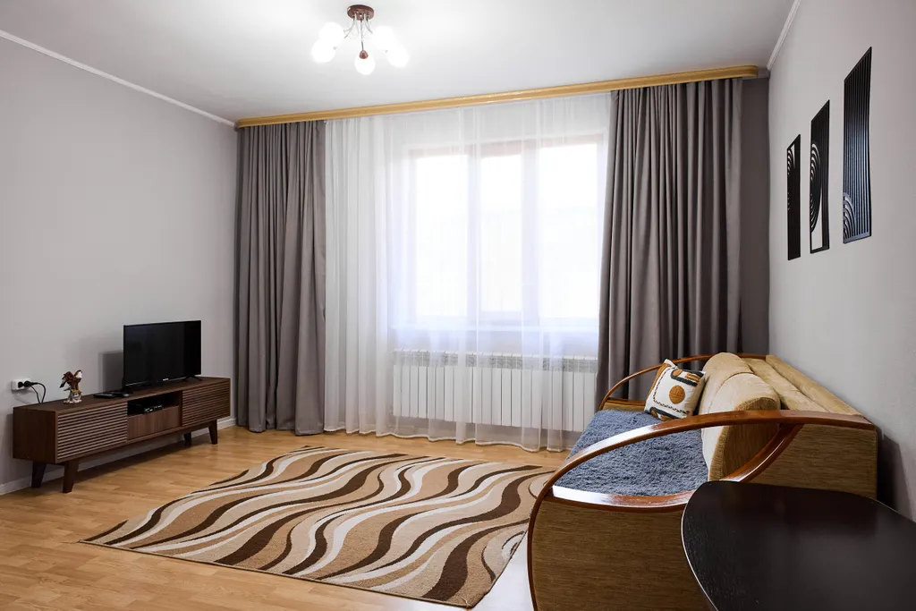 Дом с видом на монастырь