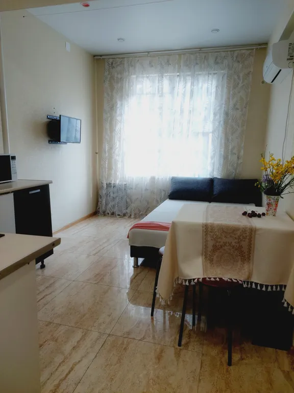 До моря 10 мин по ровной набережной, уютная студия