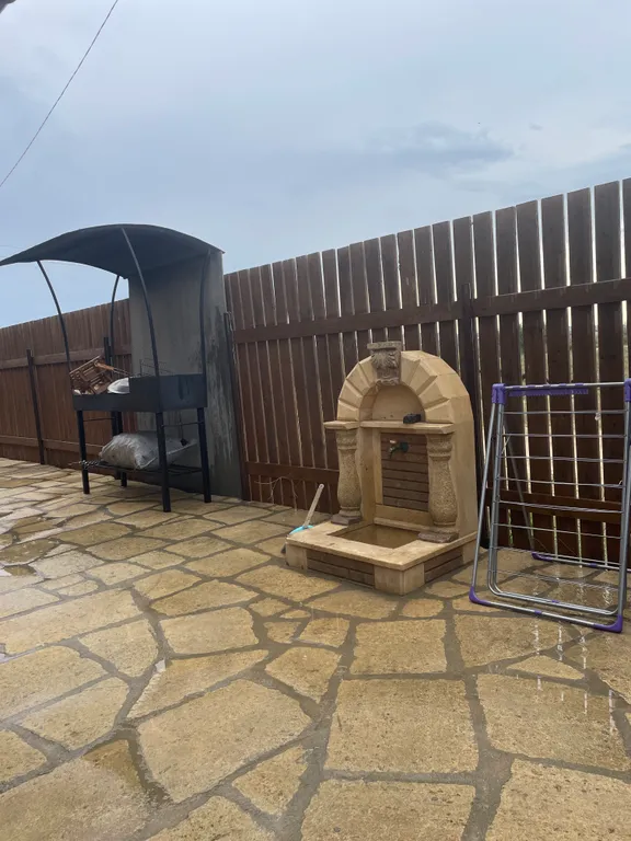 Домик на берегу моря на первой линии