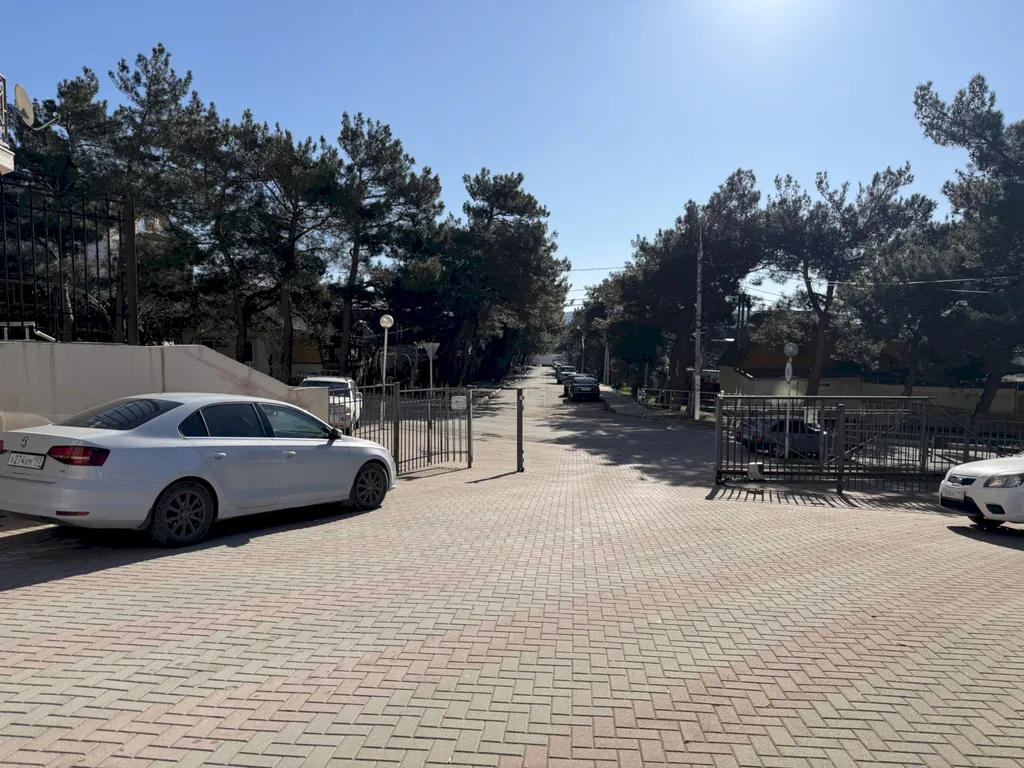 Квартира Квартира с балконом и видом на горы в центре - 11 мин до моря — Геленджик